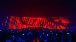SUPER JUNIOR ตำนานที่ยังคงสร้างตำนานอันยิ่งใหญ่ต่อไป โชว์สุดยอดการแสดงฉลองครบรอบ 20 ปี <SUPER SHOW 10> บัตรหมดทั้ง 2 รอบ รวมผู้ชมกว่า 22,000 คน ครองบัลลังก์ศิลปินเกาหลีวงแรกที่สามารถจัดคอนเสิร์ตในประเทศไทยได้ติดต่อกันเป็นครั้งที่ 10!
